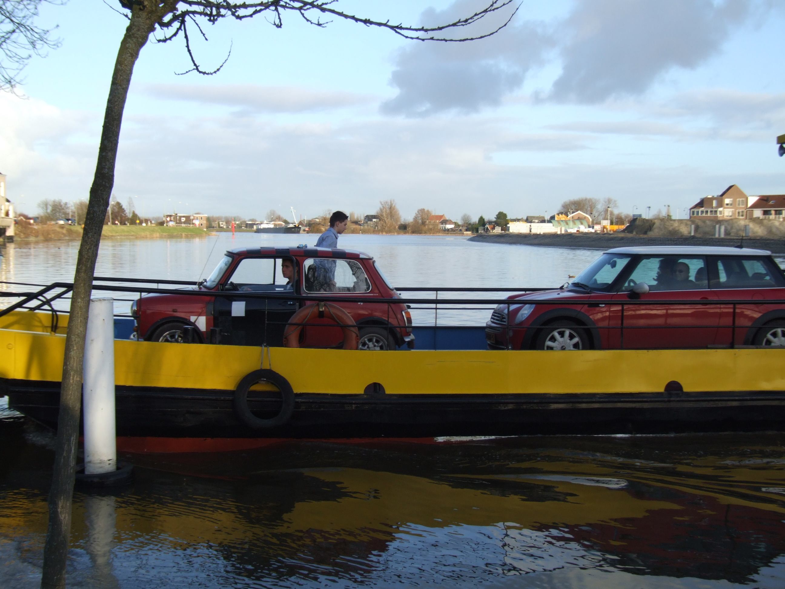 Oud- en Nieuwrit, Mini's op de pont