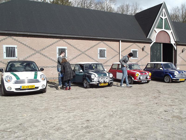 Stuyvesantrit 2015, Mini's bij de start